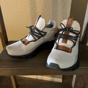 On cloudnova, rare color pattern. Womens 7